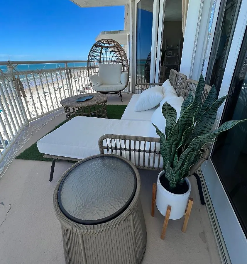 Beach Oasis 704 Lovely Daytona Ocean Front For 5 Sleeps Up To 12 Daytona Beach