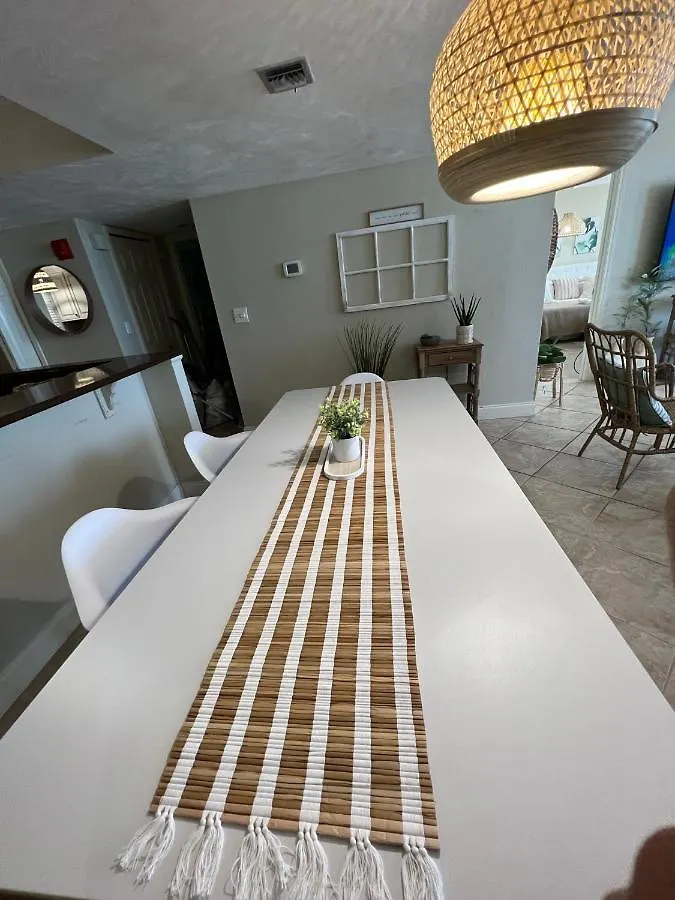 Beach Oasis 704 Lovely Daytona Ocean Front For 5 Sleeps Up To 12 Daytona Beach 0*,