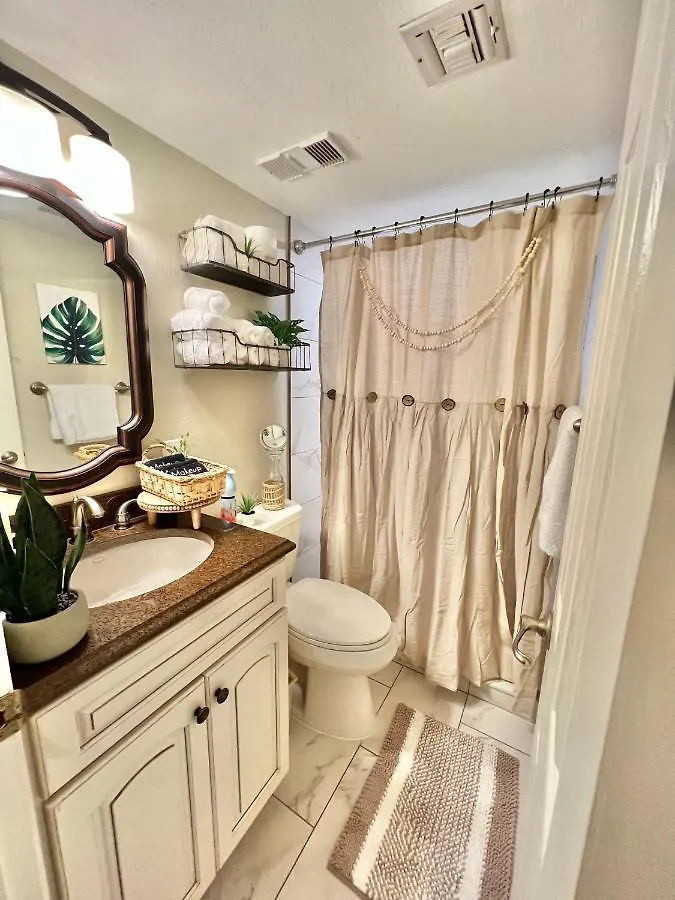Beach Oasis 704 Lovely Daytona Ocean Front For 5 Sleeps Up To 12 Daytona Beach Apartment
