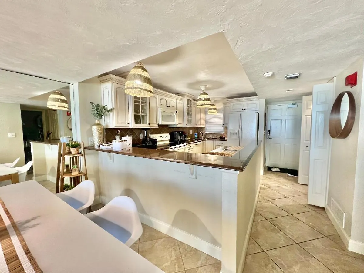 Apartment Beach Oasis 704 Lovely Daytona Ocean Front For 5 Sleeps Up To 12 Daytona Beach
