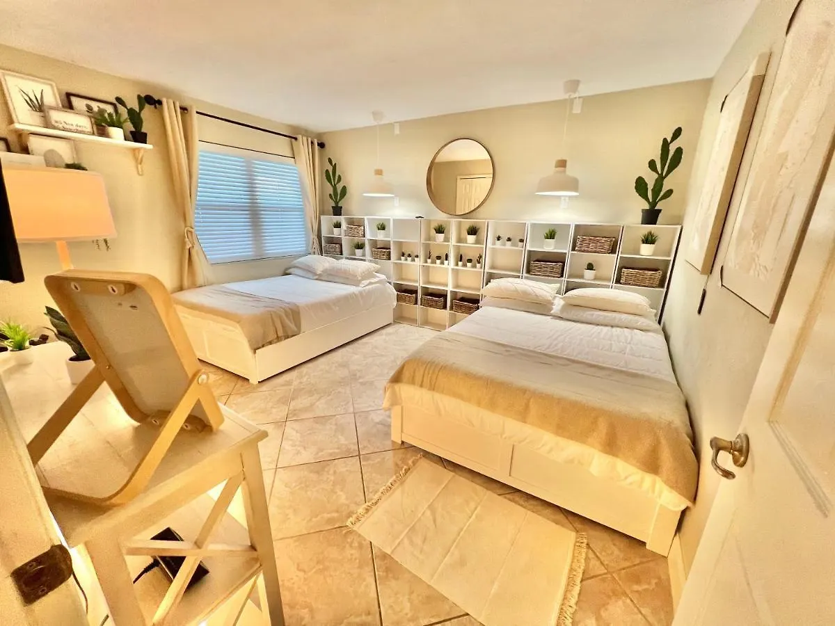 Beach Oasis 704 Lovely Daytona Ocean Front For 5 Sleeps Up To 12 Daytona Beach Apartment
