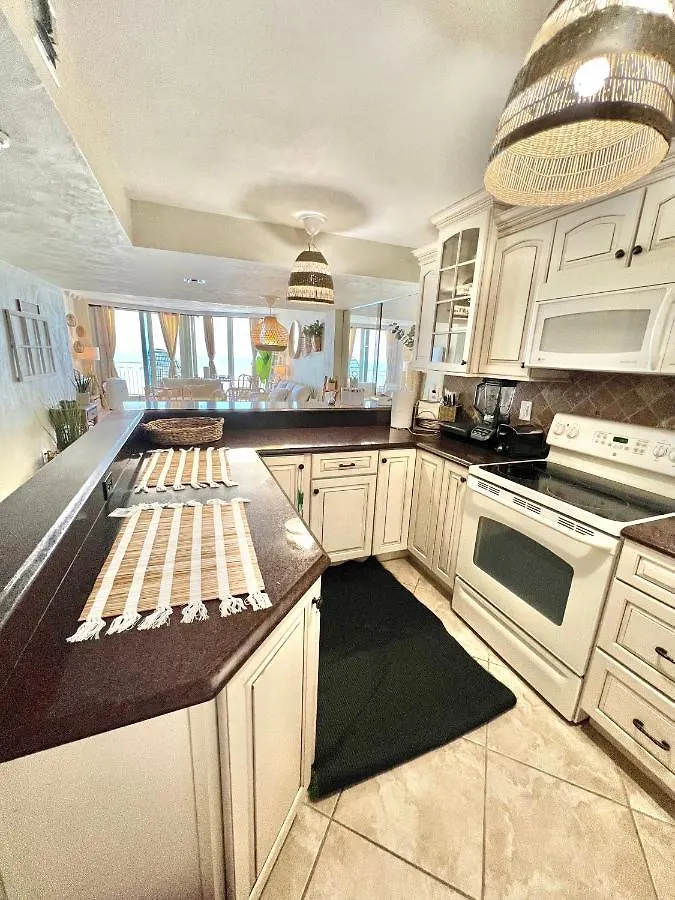 Beach Oasis 704 Lovely Daytona Ocean Front For 5 Sleeps Up To 12 Daytona Beach 0*,  United States