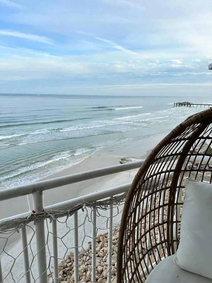 Beach Oasis 704 Lovely Daytona Ocean Front For 5 Sleeps Up To 12 Daytona Beach