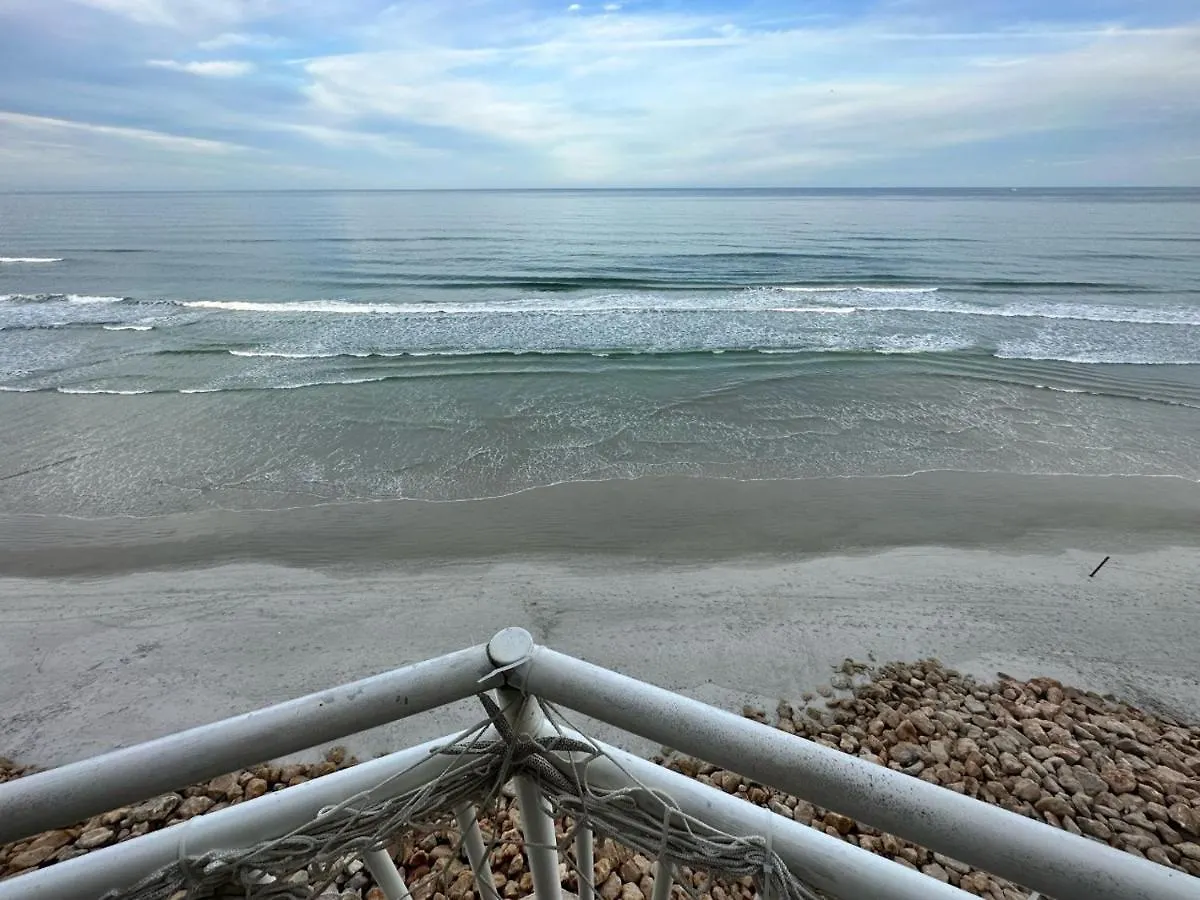 Beach Oasis 704 Lovely Daytona Ocean Front For 5 Sleeps Up To 12 Daytona Beach 0*,  United States