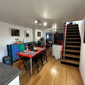 Unique Artsy 2 Bdrm 1.5 Mi From Downtown Pittsburgh